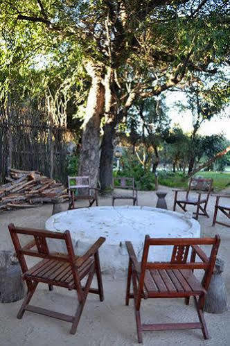 Caprivi Houseboat Safari Lodge Katima Mulilo Eksteriør bilde