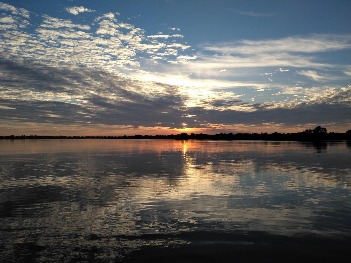 Caprivi Houseboat Safari Lodge Katima Mulilo Eksteriør bilde