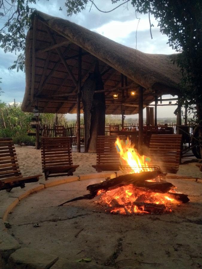 Caprivi Houseboat Safari Lodge Katima Mulilo Eksteriør bilde
