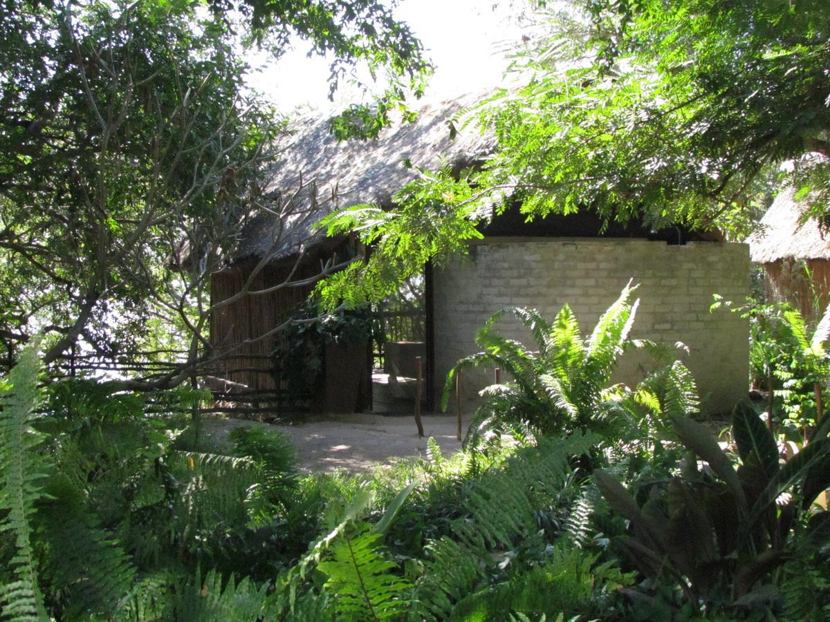 Caprivi Houseboat Safari Lodge Katima Mulilo Eksteriør bilde
